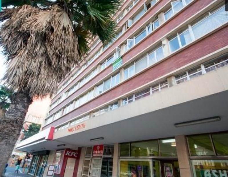 0.5 Bedroom Flat in Durban CBD-5