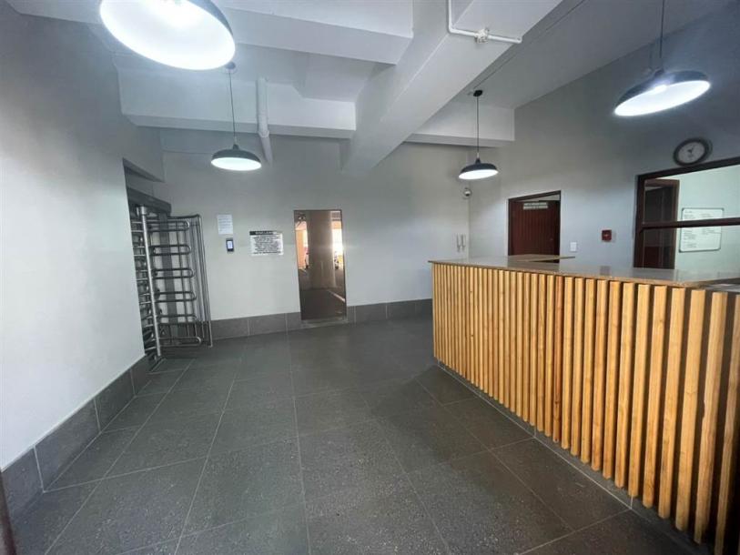 1 Bedroom Flat in Durban CBD-8