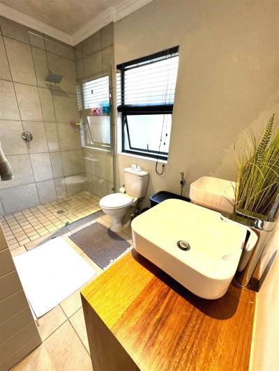 2 Bedroom Apartment in Waterfall