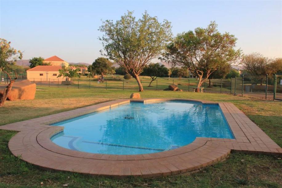 1 Bedroom Garden Cottage in Hartbeespoort Dam-11
