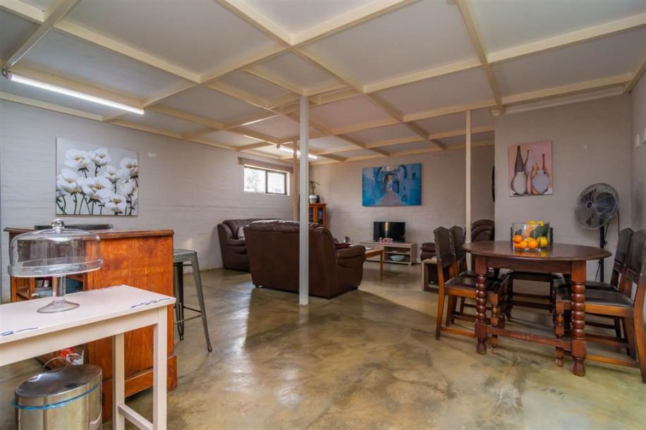 1 Bedroom Garden Cottage in Hartbeespoort Dam-3