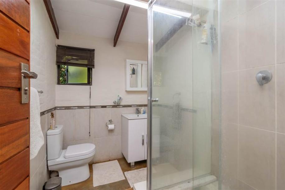 1 Bedroom Garden Cottage in Hartbeespoort Dam-6