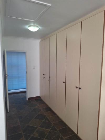 4 Bedroom House in Wavecrest-11