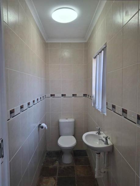 4 Bedroom House in Wavecrest-12