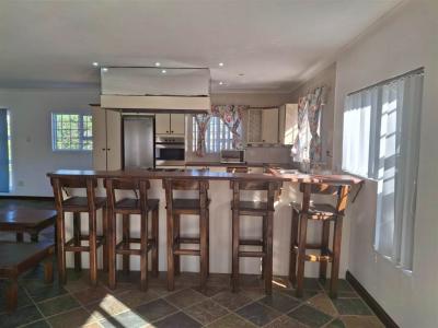 4 Bedroom House in Wavecrest-4