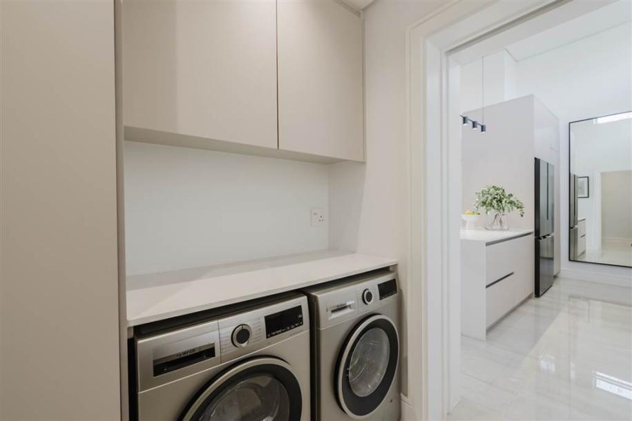 3 Bedroom Apartment in Melrose Estate-11