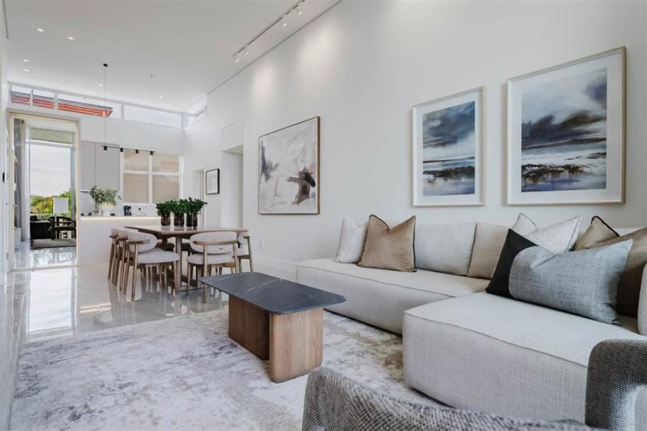 3 Bedroom Apartment in Melrose Estate-2