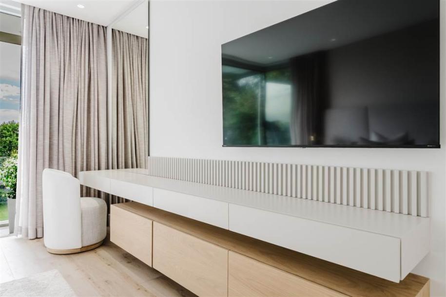 3 Bedroom Apartment in Melrose Estate-20