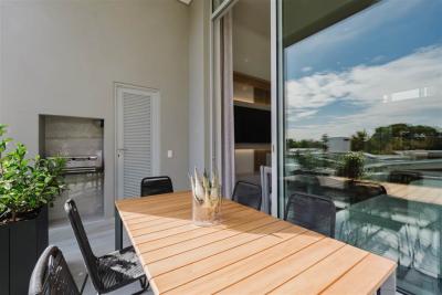 3 Bedroom Apartment in Melrose Estate