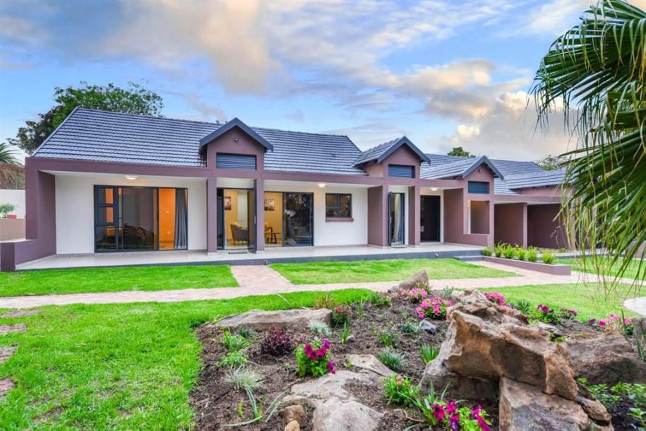 2 Bedroom House in Bryanston-1