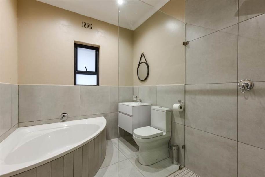 2 Bedroom House in Bryanston-13