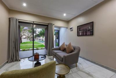 2 Bedroom House in Bryanston-16