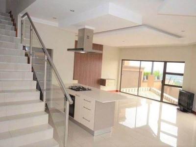 4 Bed Townhouse in Bedfordview-15