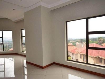 4 Bed Townhouse in Bedfordview-16