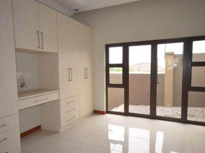 4 Bed Townhouse in Bedfordview-4