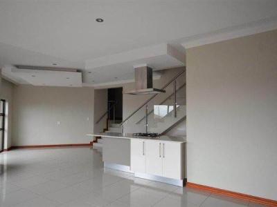 4 Bed Townhouse in Bedfordview-6