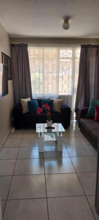 4 Bed Apartment in Windsor East-3