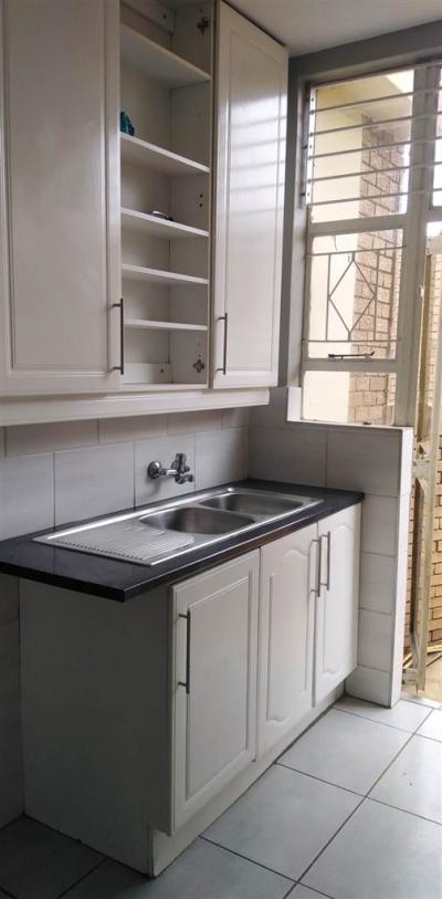 4 Bed Apartment in Windsor East-4