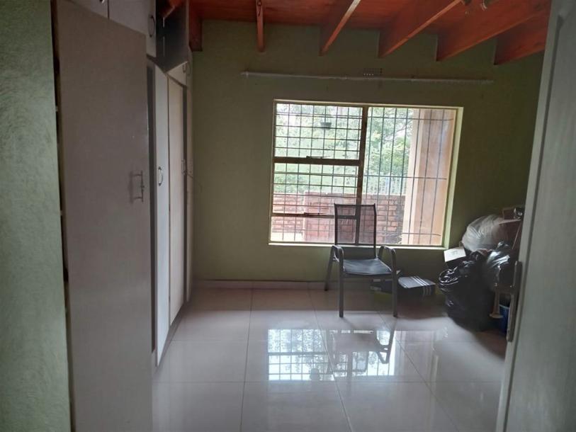 1 Bed House in Lorentzville-2