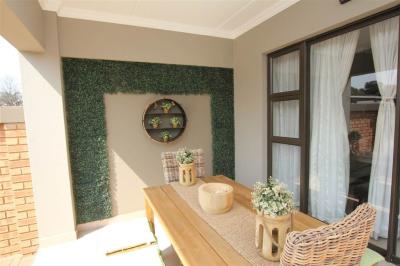 2 Bedroom Apartment in Kameeldrift East-13