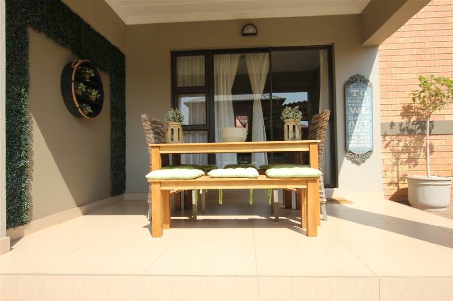 2 Bedroom Apartment in Kameeldrift East-13