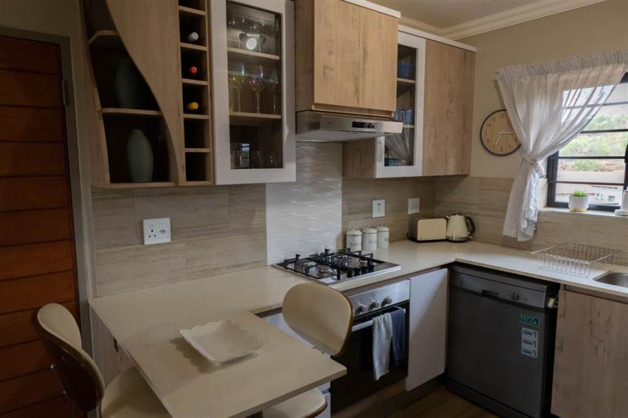 2 Bedroom Apartment in Kameeldrift East-2