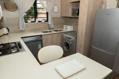 2 Bedroom Apartment in Kameeldrift East-4