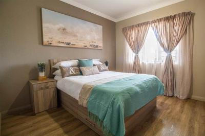 2 Bedroom Apartment in Kameeldrift East-5