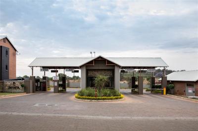 2 Bedroom Apartment in Kameeldrift East-9