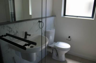 1 Bedroom Apartment in Croydon-9