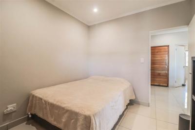 2 Bedroom Flat in Umhlanga Ridge-9