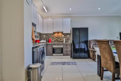 2 Bedroom Flat in Umhlanga Ridge-7