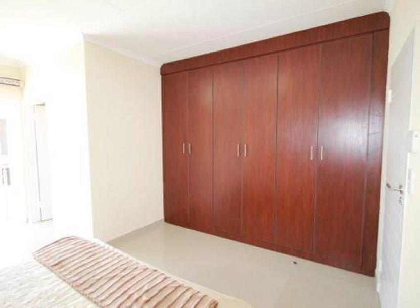 3 Bedroom Apartment in Die Heuwel-6