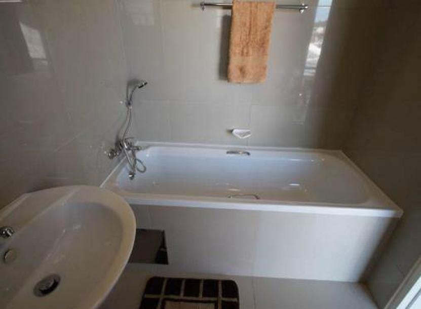 3 Bedroom Apartment in Die Heuwel-7