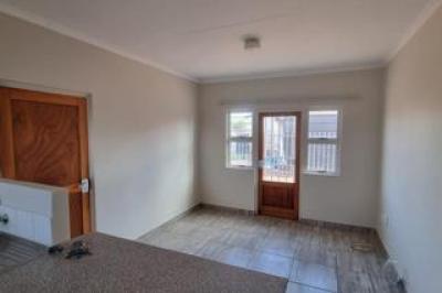 3 Bedroom House to Rent in Upington Central-9