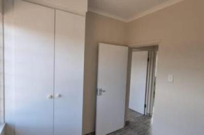 3 Bedroom House to Rent in Upington Central-5