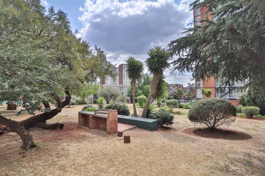2 Bed Apartment in Bedfordview-15
