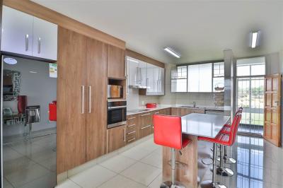 2 Bed Apartment in Bedfordview-19