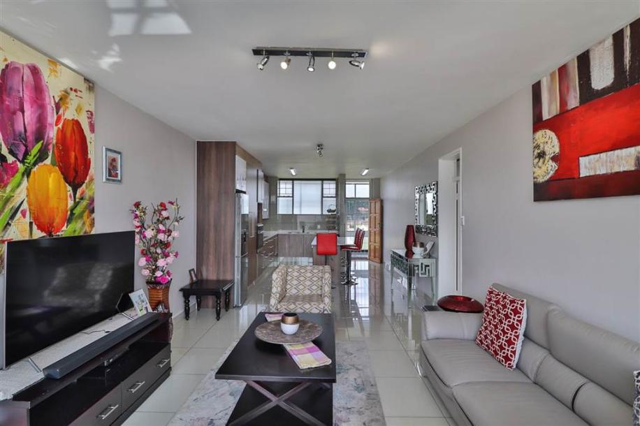 2 Bed Apartment in Bedfordview-2