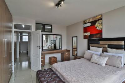 2 Bed Apartment in Bedfordview-4