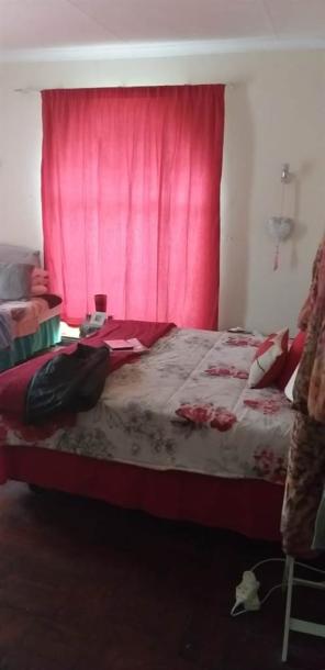 3 Bedroom House in Lyttelton Manor-2