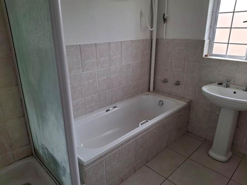 2 Bedroom Flat in Musgrave-6