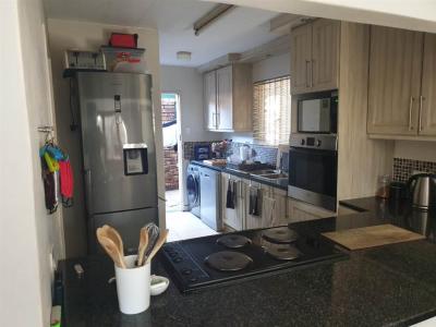 3 Bedroom Townhouse in Monument Park-12