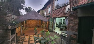 3 Bedroom Townhouse in Monument Park-14