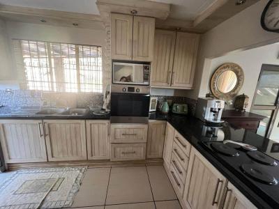 3 Bedroom Townhouse in Monument Park-3