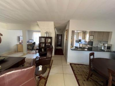 3 Bedroom Townhouse in Monument Park-6