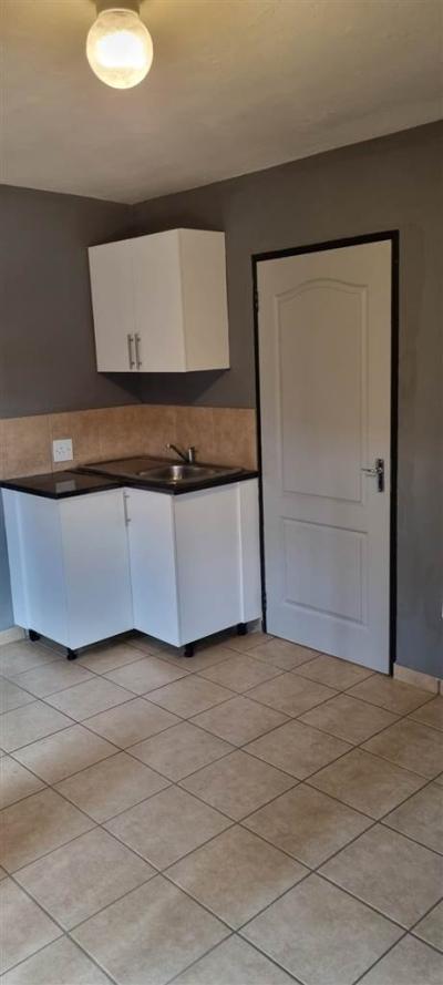 1 Bedroom Flat in Mamelodi East-9