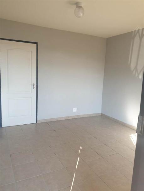 1 Bedroom Flat in Mamelodi East-12