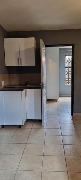 1 Bedroom Flat in Mamelodi East-5