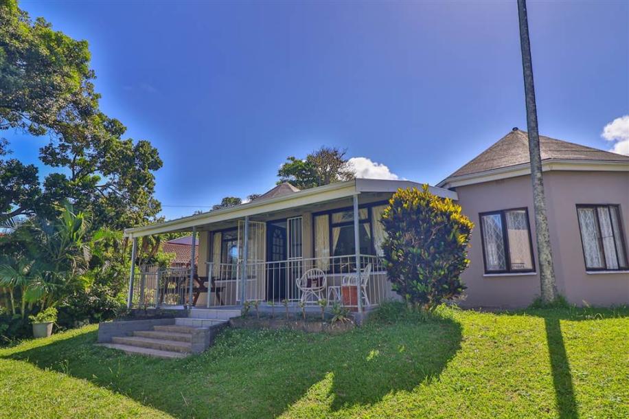 2 Bedroom Simplex in Scottburgh Central-0